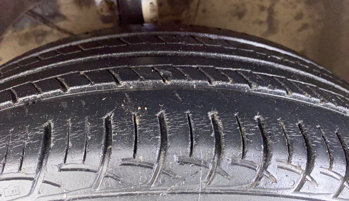 2018 Maruti Baleno DELTA PETROL 1.2, CNG, Manual, 27,538 km, Left Front Tyre Tread