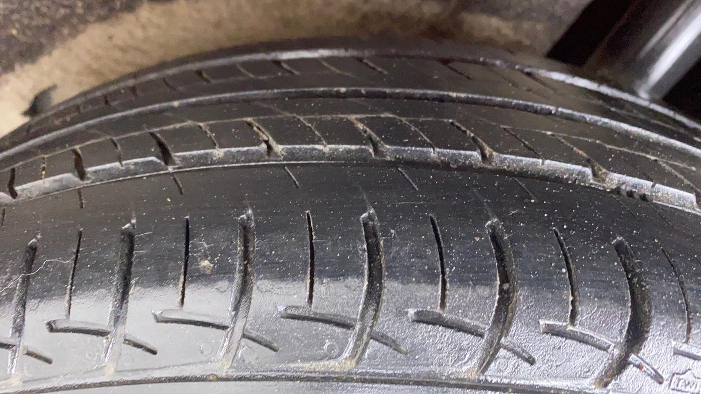 2018 Maruti Baleno DELTA PETROL 1.2, CNG, Manual, 27,538 km, Left Rear Tyre Tread