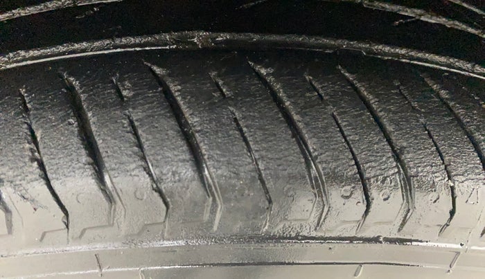 2021 Nissan MAGNITE XV MT, Petrol, Manual, 37,819 km, Left Front Tyre Tread