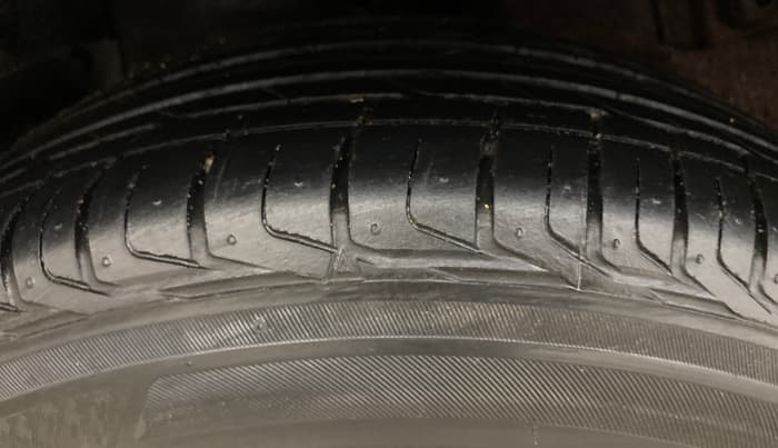 2018 Tata NEXON XZA PLUS DIESEL, Diesel, Automatic, 1,11,470 km, Right Rear Tyre Tread