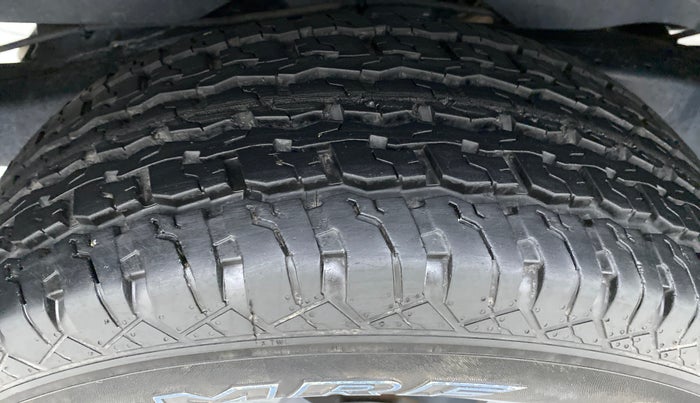 2021 Mahindra Thar LX  P 4WD AT CONVERTIBLE, Petrol, Automatic, 21,143 km, Right Rear Tyre Tread