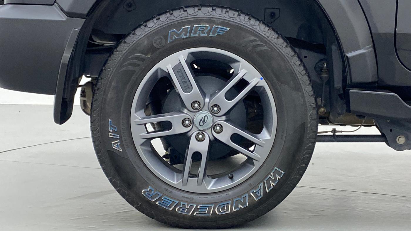 2021 Mahindra Thar LX  P 4WD AT CONVERTIBLE, Petrol, Automatic, 21,143 km, Right Rear Wheel