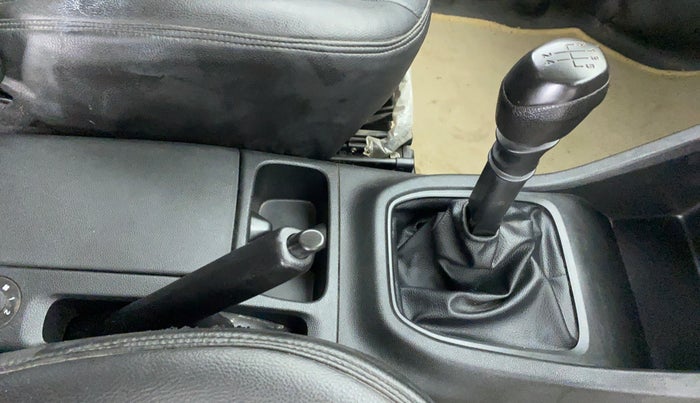 2019 Renault TRIBER 1.0 RXL PETROL, Petrol, Manual, 16,213 km, Gear Lever