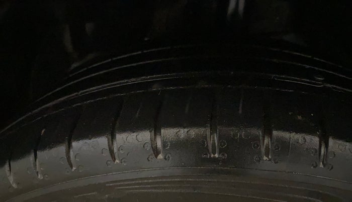 2023 MG HECTOR SHARP PRO 1.5 TURBO MT PETROL, Petrol, Manual, 39,333 km, Left Front Tyre Tread