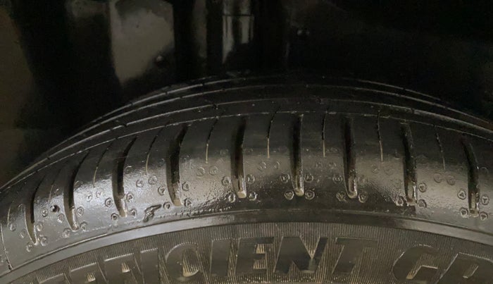 2023 MG HECTOR SHARP PRO 1.5 TURBO MT PETROL, Petrol, Manual, 39,333 km, Right Rear Tyre Tread