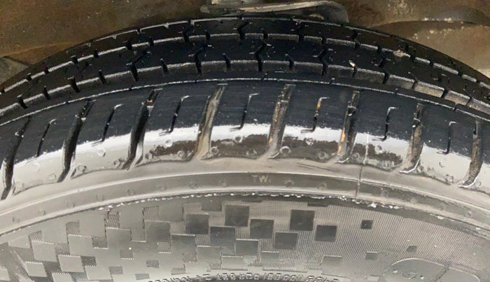 2019 Maruti Eeco 5 STR WITH AC PLUSHTR, Petrol, Manual, 29,216 km, Right Front Tyre Tread