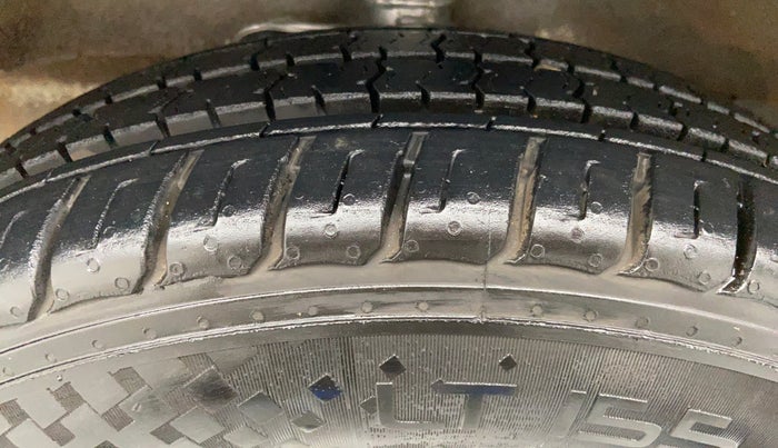 2019 Maruti Eeco 5 STR WITH AC PLUSHTR, Petrol, Manual, 29,216 km, Left Front Tyre Tread