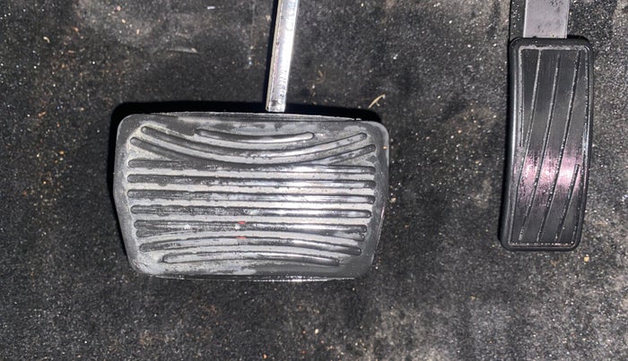 2023 Mahindra XUV700 AX 5 P AT 5 STR, Petrol, Automatic, 21,340 km, Pedals