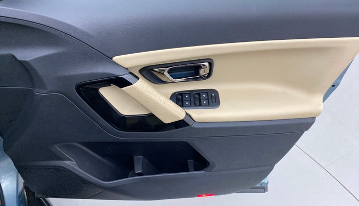 2021 Tata Safari XZA+  KRYOTEC, Diesel, Automatic, 16,784 km, Driver Side Door Panels Control