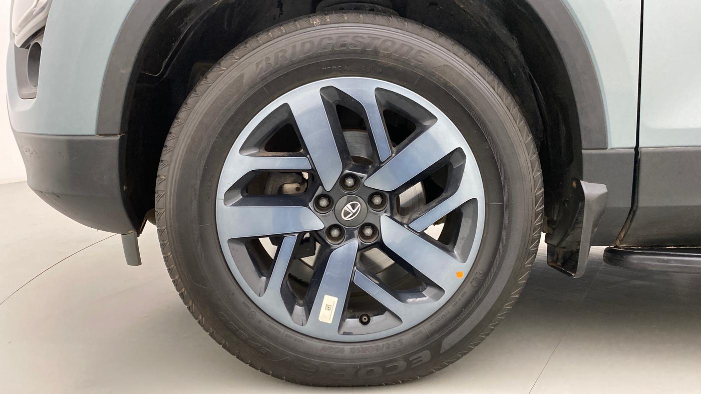 2021 Tata Safari XZA+  KRYOTEC, Diesel, Automatic, 16,784 km, Left Front Wheel