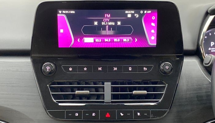 2021 Tata Safari XZA+  KRYOTEC, Diesel, Automatic, 16,784 km, Infotainment System