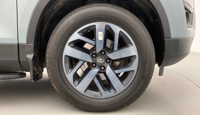 2021 Tata Safari XZA+  KRYOTEC, Diesel, Automatic, 16,784 km, Right Front Wheel