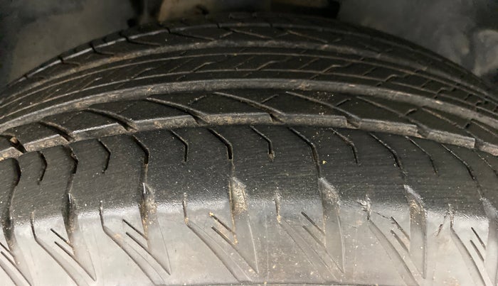 2021 Tata Safari XZA+  KRYOTEC, Diesel, Automatic, 16,784 km, Right Front Tyre Tread
