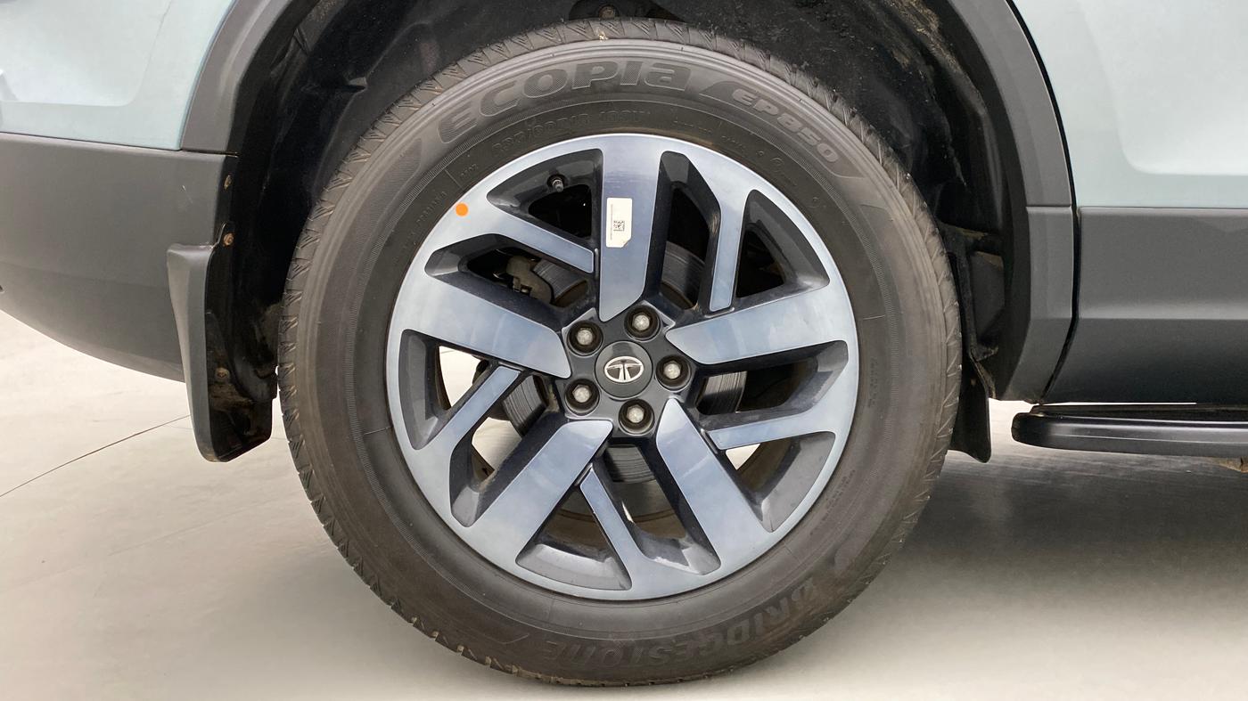 2021 Tata Safari XZA+  KRYOTEC, Diesel, Automatic, 16,784 km, Right Rear Wheel