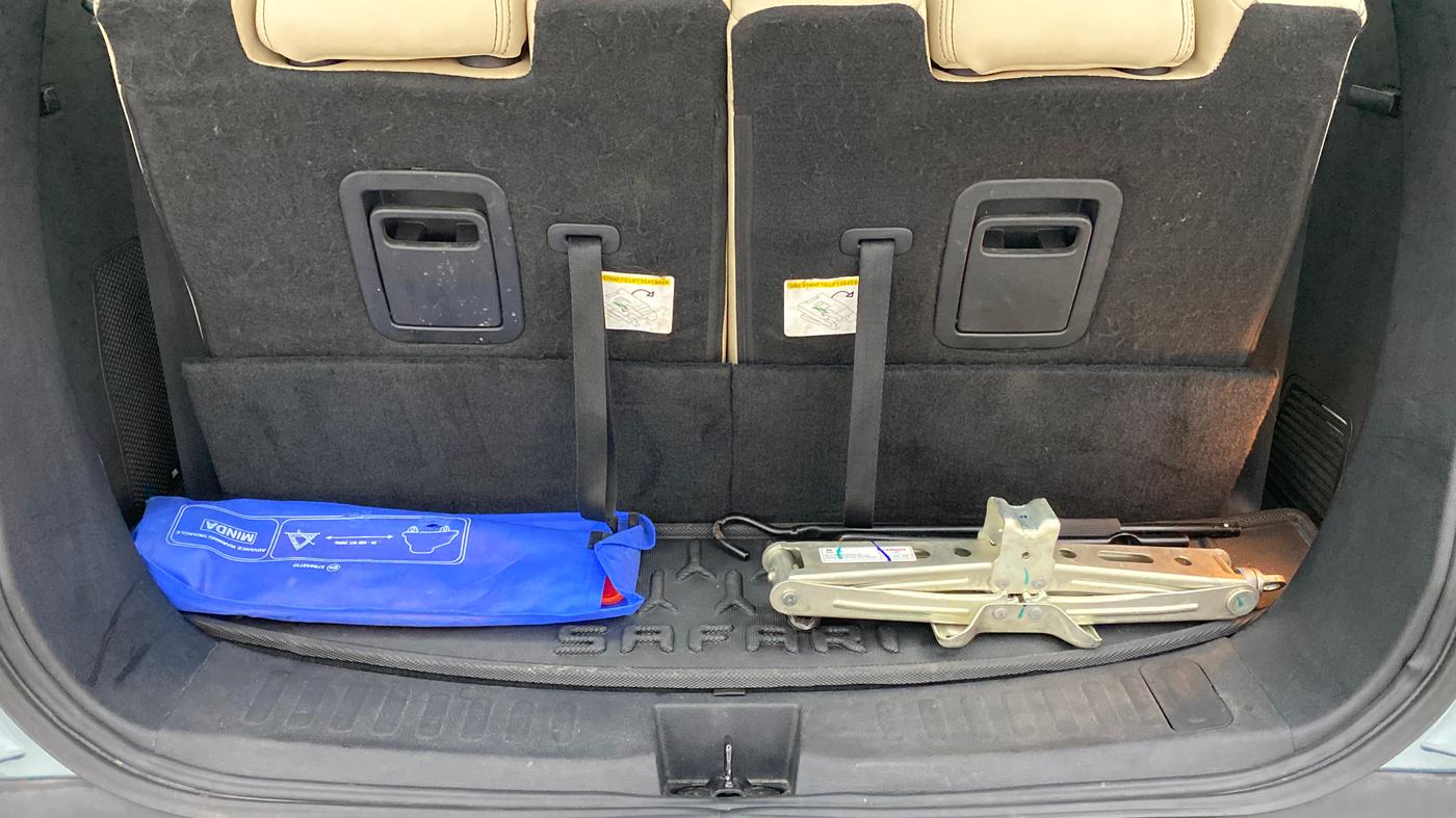 2021 Tata Safari XZA+  KRYOTEC, Diesel, Automatic, 16,784 km, Boot Inside