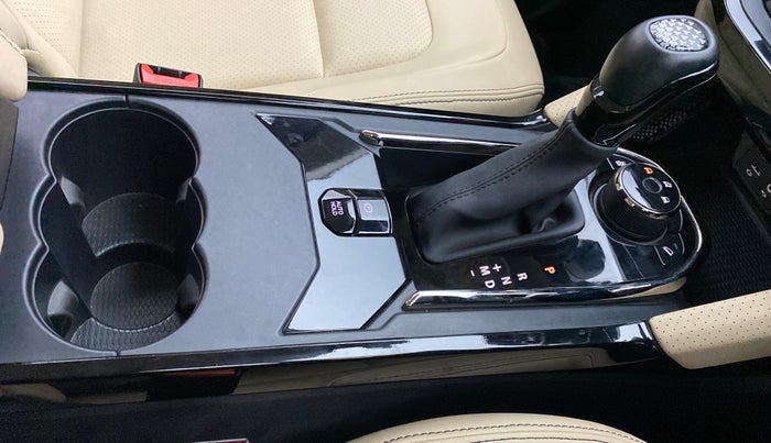 2021 Tata Safari XZA+  KRYOTEC, Diesel, Automatic, 16,784 km, Gear Lever