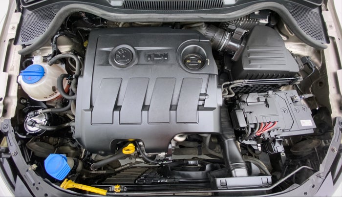 2014 Skoda Rapid 1.6 TDI MT AMBITION PLUS, Diesel, Manual, 68,027 km, Open Bonet