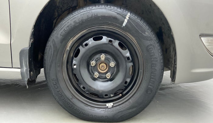 2014 Skoda Rapid 1.6 TDI MT AMBITION PLUS, Diesel, Manual, 68,027 km, Right Front Wheel