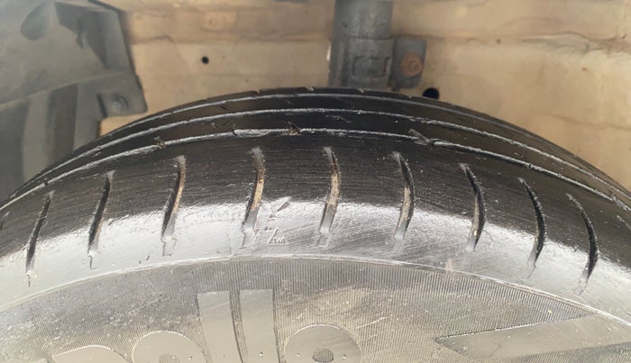 2013 Maruti Swift VDI, Diesel, Manual, 91,200 km, Left Front Tyre Tread