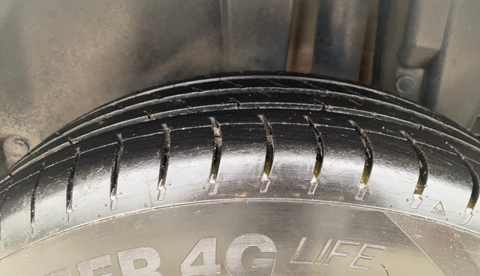 2013 Maruti Swift VDI, Diesel, Manual, 91,200 km, Left Rear Tyre Tread