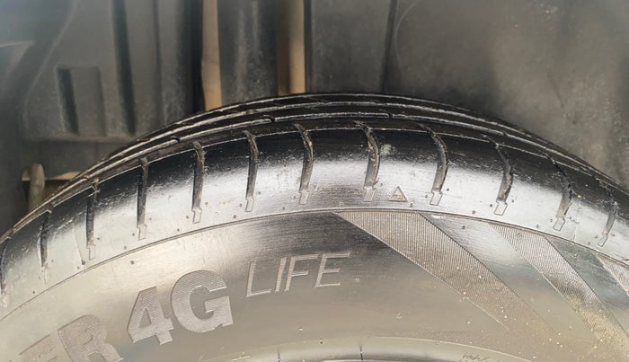 2013 Maruti Swift VDI, Diesel, Manual, 91,200 km, Right Rear Tyre Tread