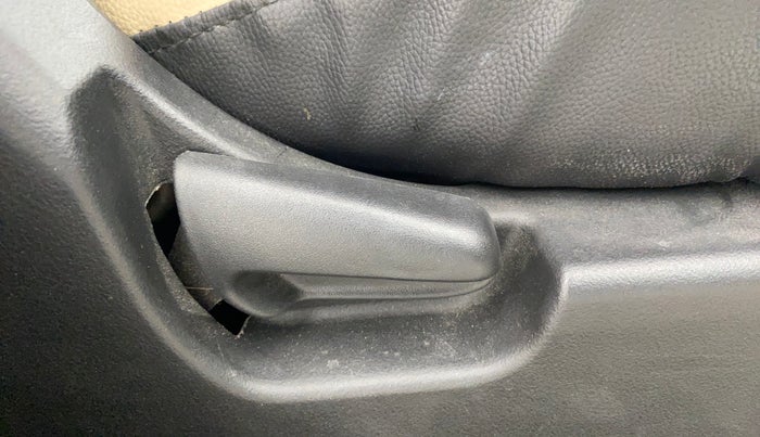 2016 Maruti Wagon R 1.0 VXI AMT, Petrol, Automatic, 57,362 km, Driver Side Adjustment Panel