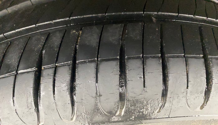 2016 Maruti Wagon R 1.0 VXI AMT, Petrol, Automatic, 57,362 km, Right Rear Tyre Tread