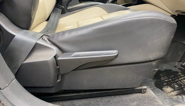 2022 Skoda SLAVIA STYLE 1.0L TSI AT, Petrol, Automatic, 74,692 km, Driver Side Adjustment Panel