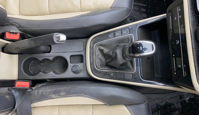 2022 Skoda SLAVIA STYLE 1.0L TSI AT, Petrol, Automatic, 74,692 km, Gear Lever