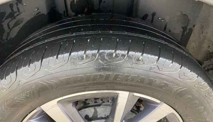 2022 Skoda SLAVIA STYLE 1.0L TSI AT, Petrol, Automatic, 74,692 km, Right Rear Tyre Tread