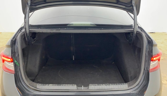 2022 Skoda SLAVIA STYLE 1.0L TSI AT, Petrol, Automatic, 74,692 km, Boot Inside