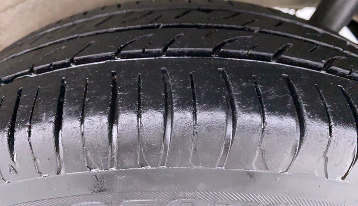 2013 Maruti Wagon R Stingray VXI, Petrol, Manual, 77,850 km, Left Rear Tyre Tread