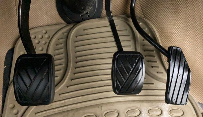 2013 Maruti Wagon R Stingray VXI, Petrol, Manual, 77,850 km, Pedals