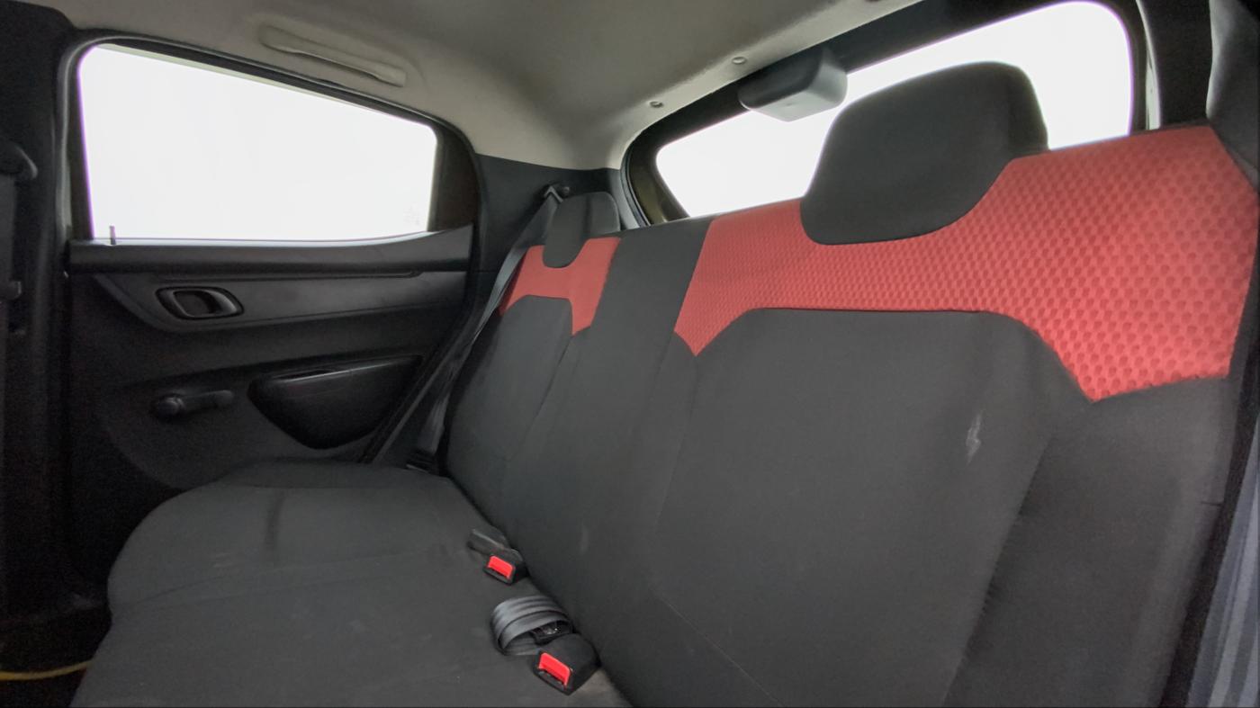2017 Renault Kwid 1.0 RXL AT, Petrol, Automatic, 40,952 km, Right Side Rear Door Cabin