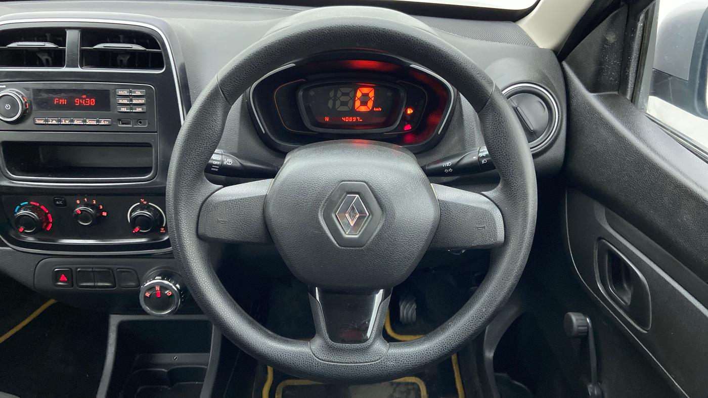 2017 Renault Kwid 1.0 RXL AT, Petrol, Automatic, 40,952 km, Steering Wheel Close Up