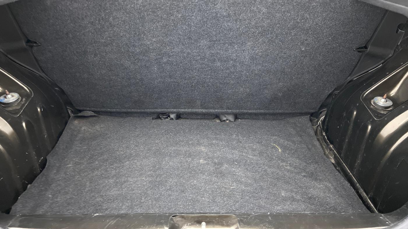 2017 Renault Kwid 1.0 RXL AT, Petrol, Automatic, 40,952 km, Boot Inside