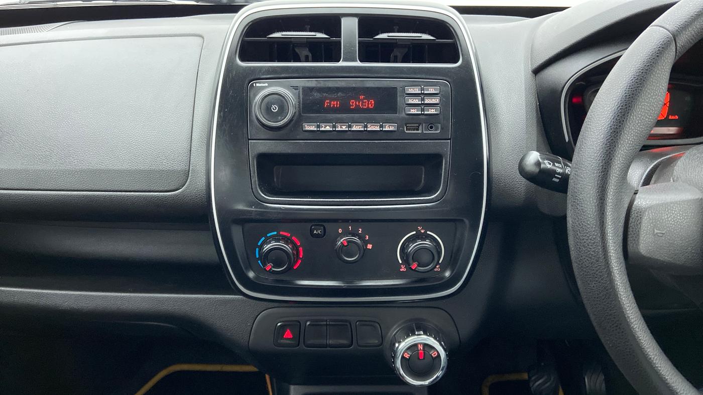2017 Renault Kwid 1.0 RXL AT, Petrol, Automatic, 40,952 km, Air Conditioner