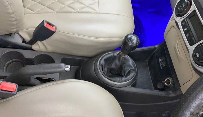 2013 Hyundai i20 MAGNA (O) 1.2, Petrol, Manual, 1,24,943 km, Gear Lever