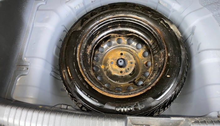 2013 Hyundai i20 MAGNA (O) 1.2, Petrol, Manual, 1,24,943 km, Spare Tyre