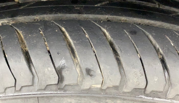 2023 Nissan MAGNITE XV MT, Petrol, Manual, 29,957 km, Left Rear Tyre Tread