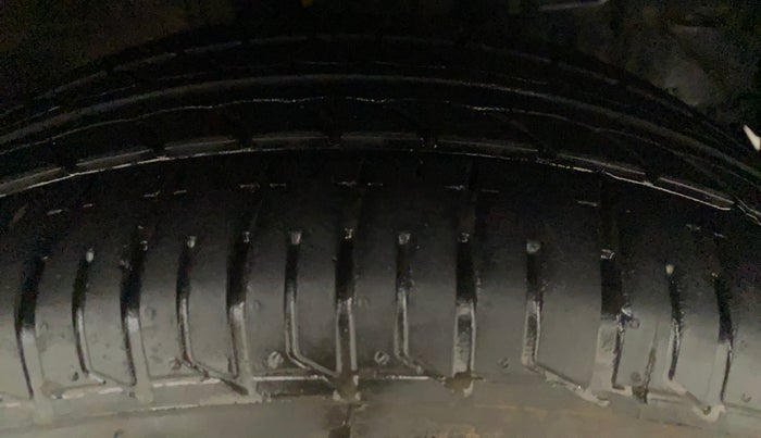 2014 Toyota Etios V, Petrol, Manual, 45,668 km, Left Rear Tyre Tread