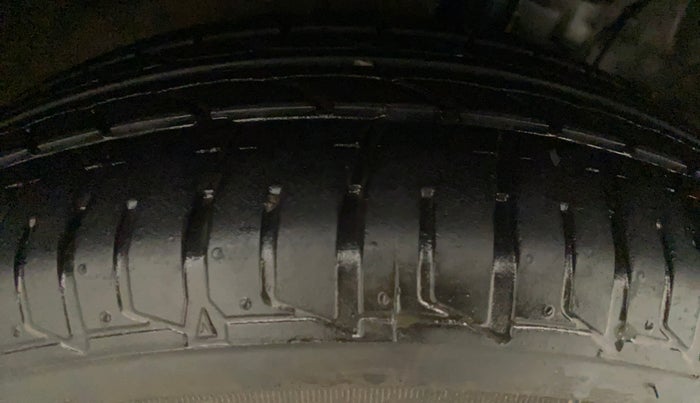 2014 Toyota Etios V, Petrol, Manual, 45,668 km, Right Rear Tyre Tread