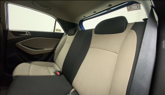 2015 Hyundai Elite i20 SPORTZ 1.2 (O), Petrol, Manual, 33,278 km, Right Side Rear Door Cabin