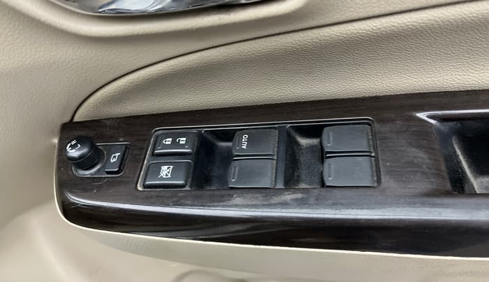 2017 Maruti Ciaz ZETA 1.4  MT PETROL, Petrol, Manual, 62,846 km, Driver Side Door Panels Control