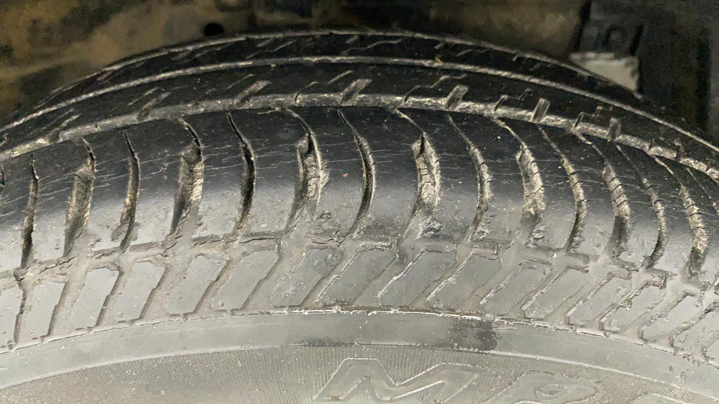2012 Maruti Swift LXI, Petrol, Manual, 34,682 km, Right Front Tyre Tread