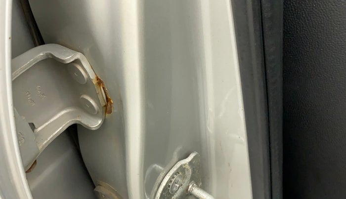2012 Maruti Swift LXI, Petrol, Manual, 34,682 km, Right B pillar - Slightly rusted