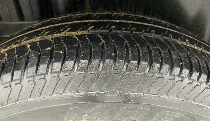2012 Maruti Swift LXI, Petrol, Manual, 34,682 km, Right Rear Tyre Tread