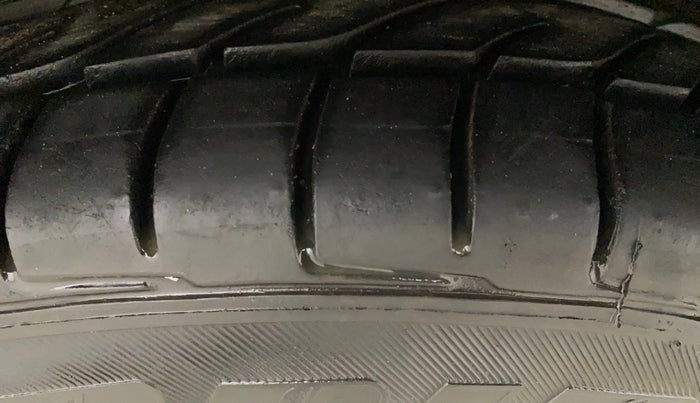 2015 Ford Ecosport TITANIUM 1.5L DIESEL, Diesel, Manual, 95,431 km, Right Front Tyre Tread