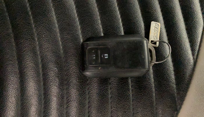 2019 Maruti Baleno ZETA PETROL 1.2, Petrol, Manual, 56,116 km, Key Close Up