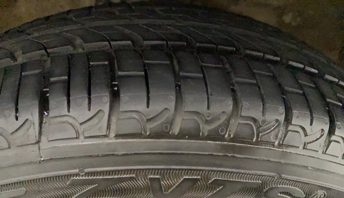 2017 Maruti Wagon R 1.0 VXI, Petrol, Manual, 74,622 km, Right Rear Tyre Tread